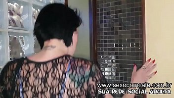 Sexo a 3 com a gauchinha Bianca Holtz fudendo com 2 amigos no motel do Rio de Janeiro