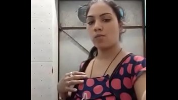 Mesmerizing Sexy Hindustani Bhabhi Striptease Show