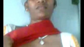 Tamil women exposed by train passenger for money - XVIDEOS.COM