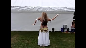 Sexy Mom Dancing with Oud