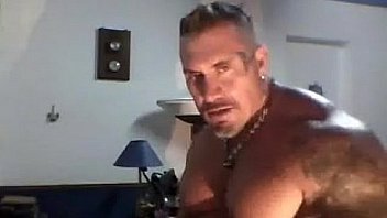 Muscle dad Solo webcam - hotguycams.com