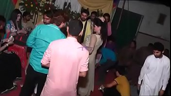 New Hot Arbic Girl On Pakistani Wedding   Mujra Dance