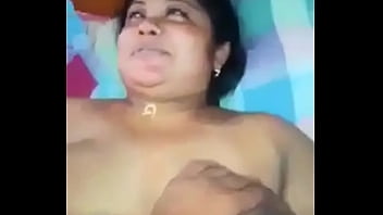 Bengali Sharmin Aunty completely naked for sex