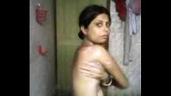 Desi Bhabhi Bath for BF