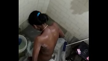 Tamilnadu blacky aunty nude bath in hospital bathroom in Kerala